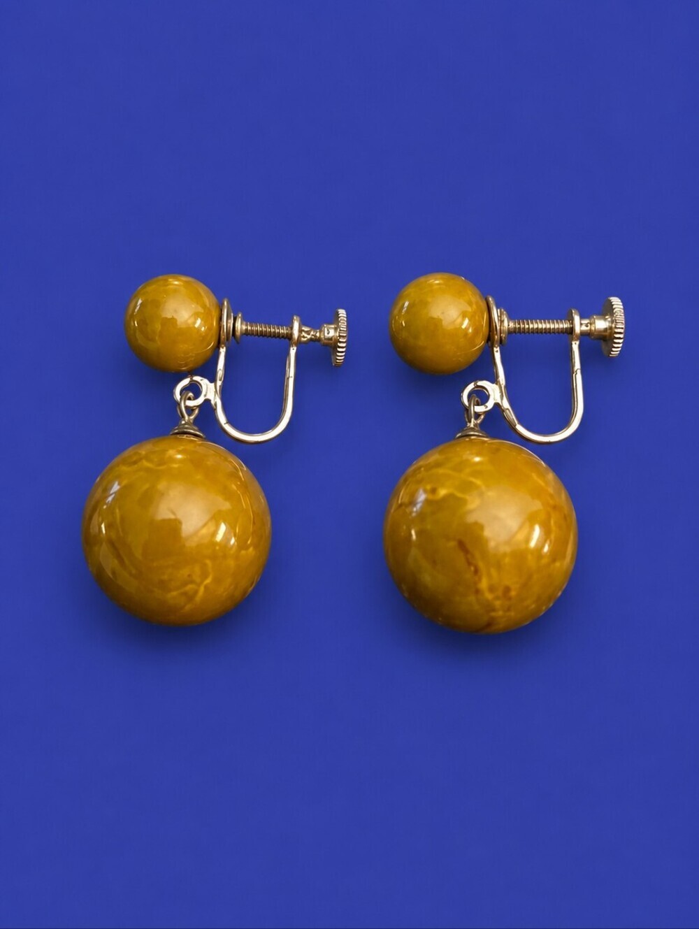 Vintage 1930s Marbled Olive Green Bakelite Screw-on Drop Earrings